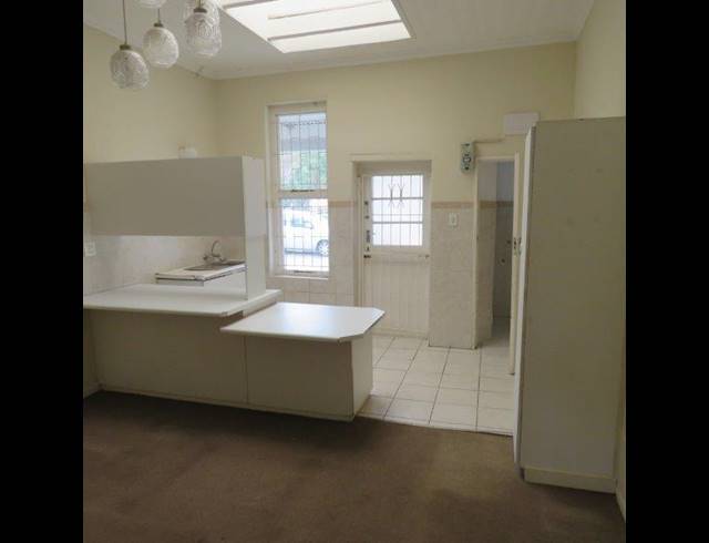1 BEDROOM APARTMENT RENTED IN SOMERSET WEST CENTRAL